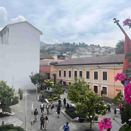 Casa Colonial Quito Hotel Exterior photo