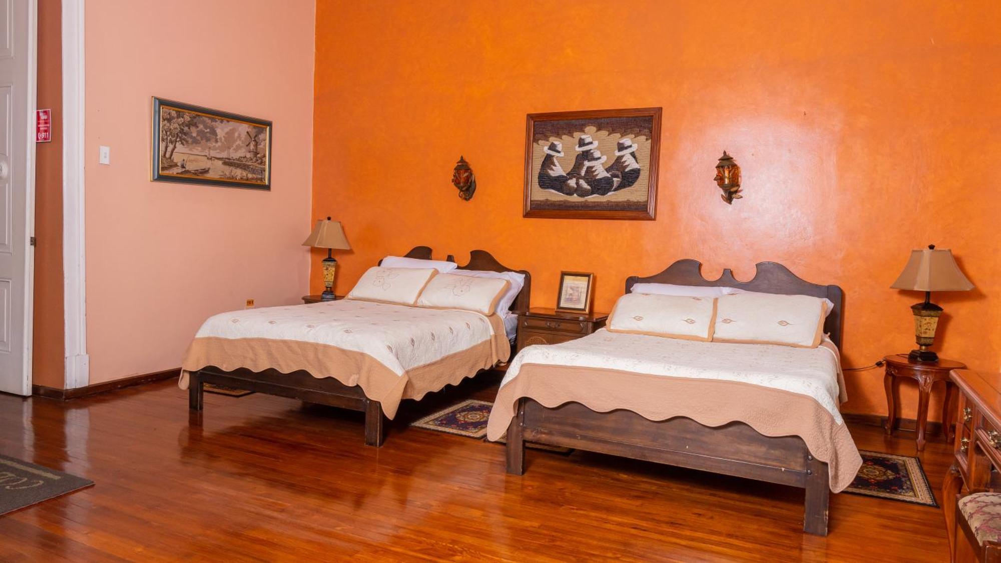 Casa Colonial Quito Hotel Exterior photo
